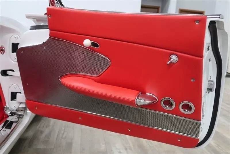 Một chiếc xe Chevrolet Corvette 1958 đang được chào bán nửa triệu đô la, đắt hơn các siêu xe hiện đại ngày nay- Ảnh 11. Một chiếc xe Chevrolet Corvette 1958 đang được chào bán nửa triệu đô la, đắt hơn các siêu xe hiện đại ngày nay- Ảnh 11.