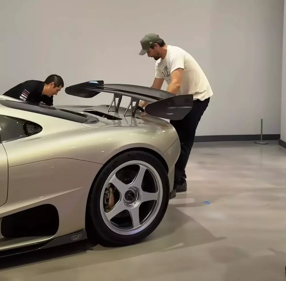 Độc lạ với mẫu xe concept S1 LM của Gordon Murray có vô lăng ở đuôi xe- Ảnh 2. Độc lạ với mẫu xe concept S1 LM của Gordon Murray có vô lăng ở đuôi xe- Ảnh 2.