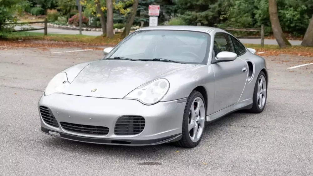 Cận cảnh Porsche 911 Turbo 996 mà các dân chơi xe đang tìm kiếm- Ảnh 2. Cận cảnh Porsche 911 Turbo 996 mà các dân chơi xe đang tìm kiếm- Ảnh 2.