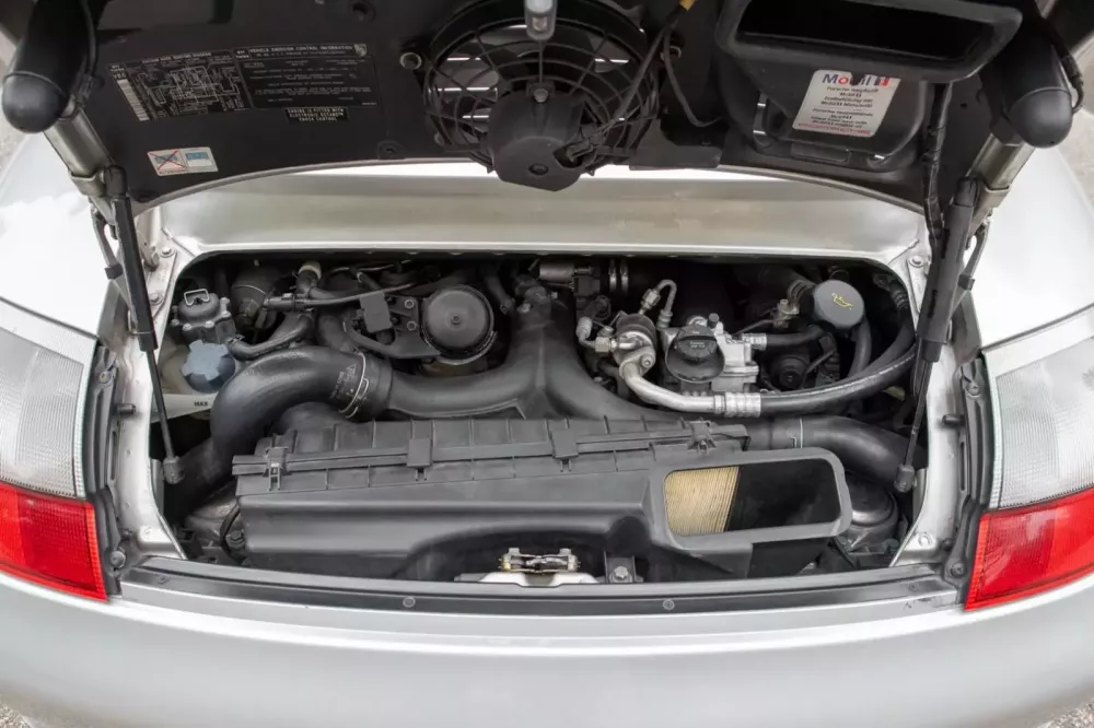 Cận cảnh Porsche 911 Turbo 996 mà các dân chơi xe đang tìm kiếm- Ảnh 6. Cận cảnh Porsche 911 Turbo 996 mà các dân chơi xe đang tìm kiếm- Ảnh 6.