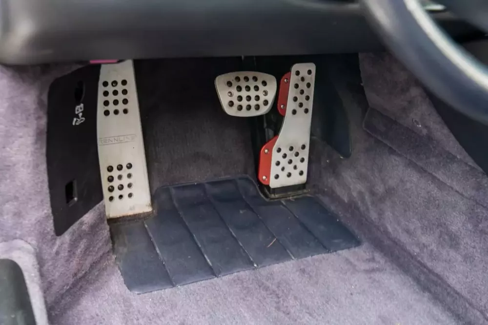 Cận cảnh Porsche 911 Turbo 996 mà các dân chơi xe đang tìm kiếm- Ảnh 12. Cận cảnh Porsche 911 Turbo 996 mà các dân chơi xe đang tìm kiếm- Ảnh 12.