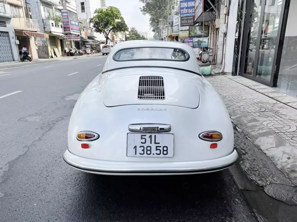 918 Spyder là chưa đủ với đam mê, "Qua" Vũ tậu chiếc Porsche sản xuất đầu tiên trên thế giới- Ảnh 2. 918 Spyder là chưa đủ với đam mê, "Qua" Vũ tậu chiếc Porsche sản xuất đầu tiên trên thế giới- Ảnh 2.