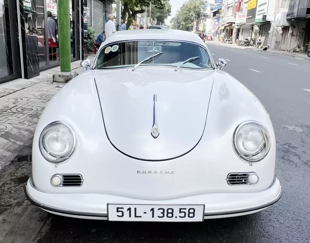 918 Spyder là chưa đủ với đam mê, "Qua" Vũ tậu chiếc Porsche sản xuất đầu tiên trên thế giới- Ảnh 1. 918 Spyder là chưa đủ với đam mê, "Qua" Vũ tậu chiếc Porsche sản xuất đầu tiên trên thế giới- Ảnh 1.