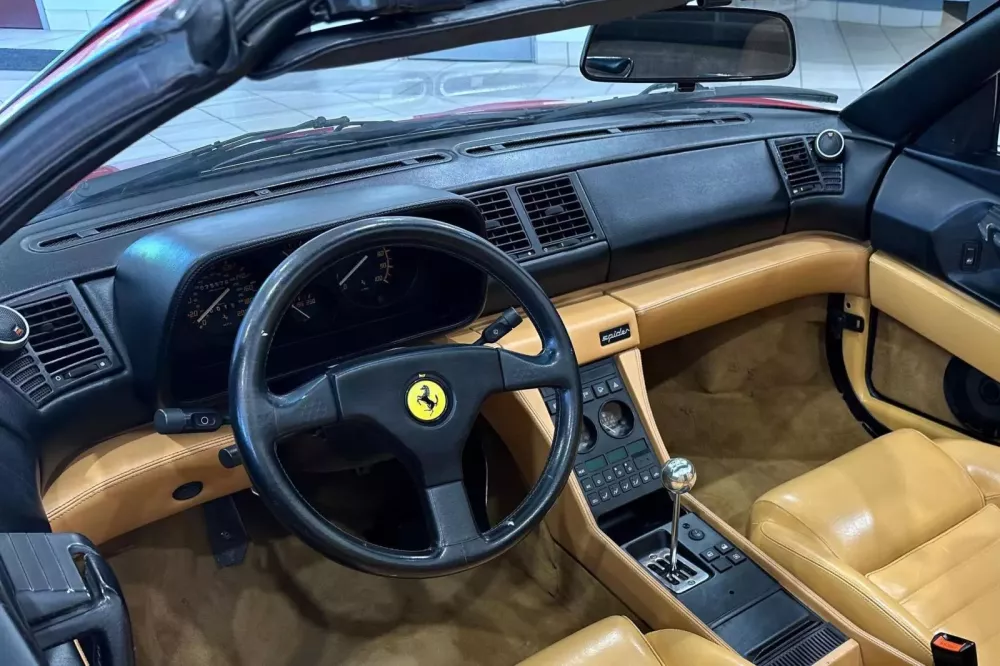 Một tay chơi chốt mua xe Ferrari hơn 31 tuổi thay vì Ford F-150 hầm hố, giá rẻ - Ảnh 13. Một tay chơi chốt mua xe Ferrari hơn 31 tuổi thay vì Ford F-150 hầm hố, giá rẻ - Ảnh 13.