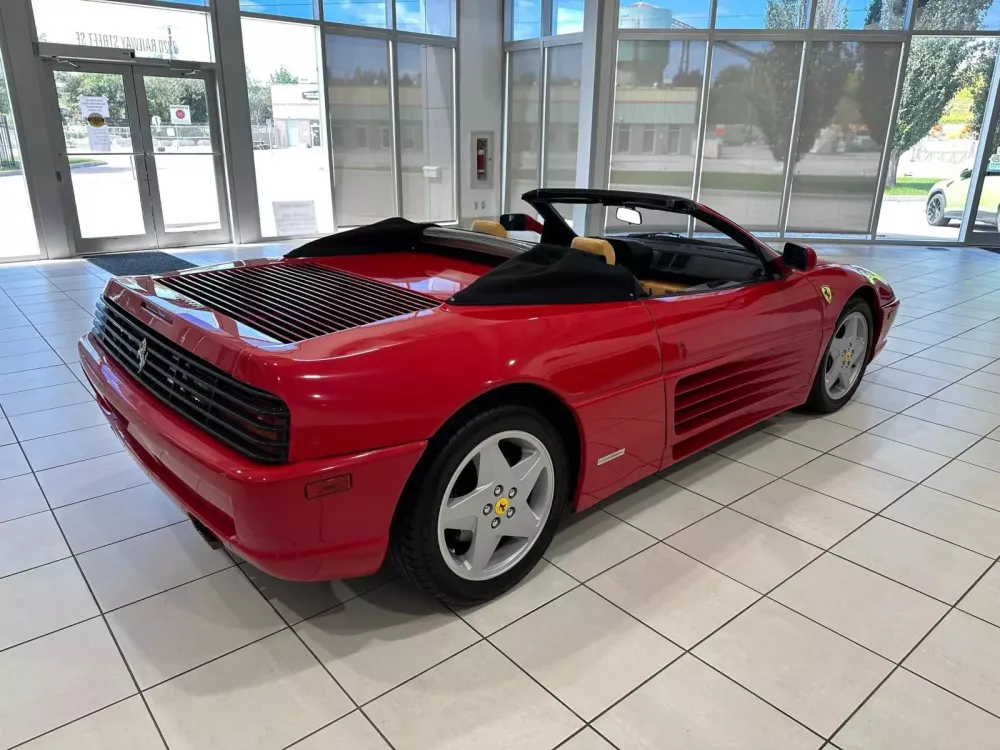 Một tay chơi chốt mua xe Ferrari hơn 31 tuổi thay vì Ford F-150 hầm hố, giá rẻ - Ảnh 3. Một tay chơi chốt mua xe Ferrari hơn 31 tuổi thay vì Ford F-150 hầm hố, giá rẻ - Ảnh 3.