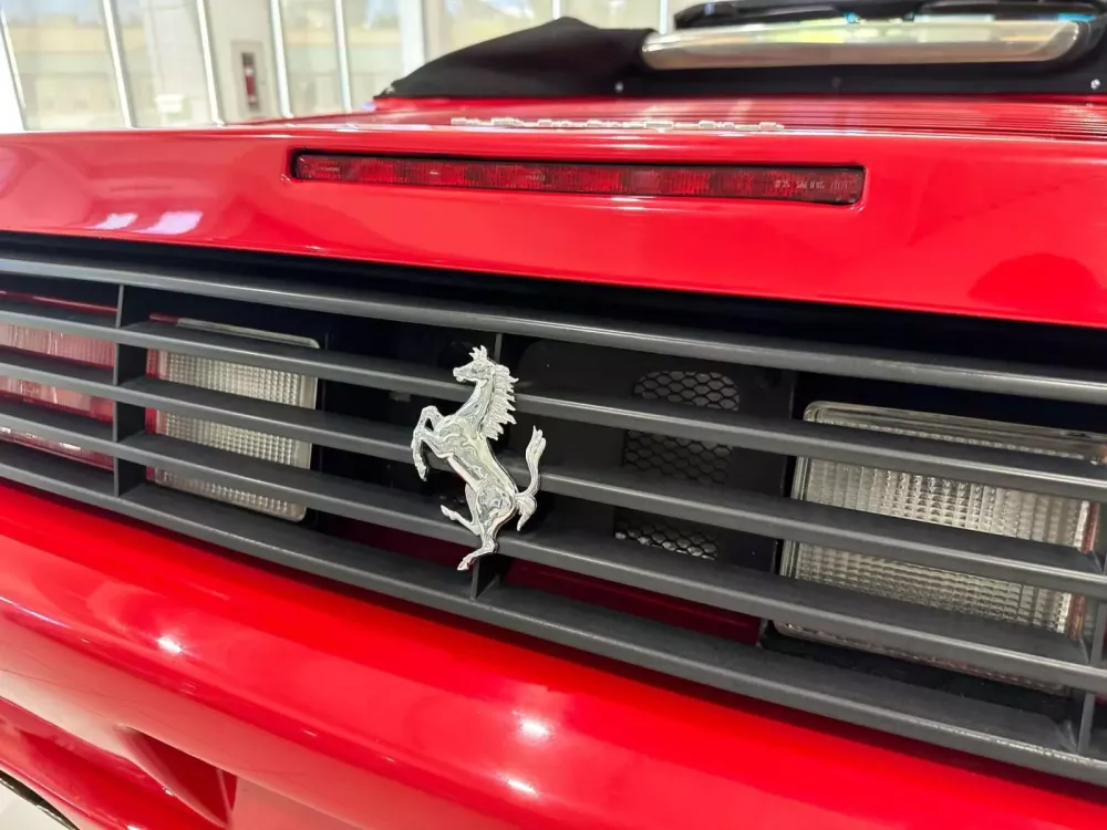 Một tay chơi chốt mua xe Ferrari hơn 31 tuổi thay vì Ford F-150 hầm hố, giá rẻ - Ảnh 4. Một tay chơi chốt mua xe Ferrari hơn 31 tuổi thay vì Ford F-150 hầm hố, giá rẻ - Ảnh 4.