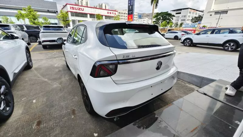 Đánh giá MG4 hatchback 2025: kém thể thao hơn, tập trung vào tiết kiệm và rộng rãi- Ảnh 5. Đánh giá MG4 hatchback 2025: kém thể thao hơn, tập trung vào tiết kiệm và rộng rãi- Ảnh 5.