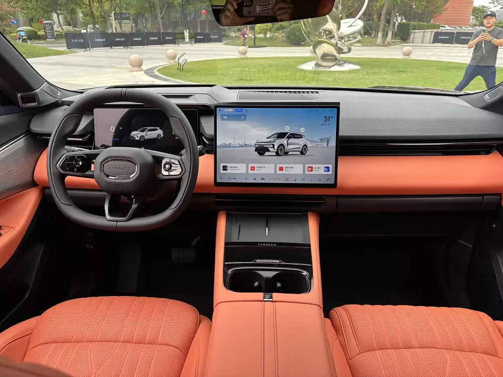 Khoang lái của Lynk & Co 08 2026 Khoang lái của Lynk & Co 08 2026