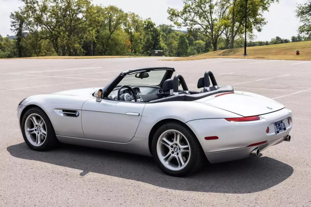Bimmer dứt khoác từ chối 4,1 tỷ đồng cho chiếc xe BMW Z8 quý giá của mình- Ảnh 4. Bimmer dứt khoác từ chối 4,1 tỷ đồng cho chiếc xe BMW Z8 quý giá của mình- Ảnh 4.