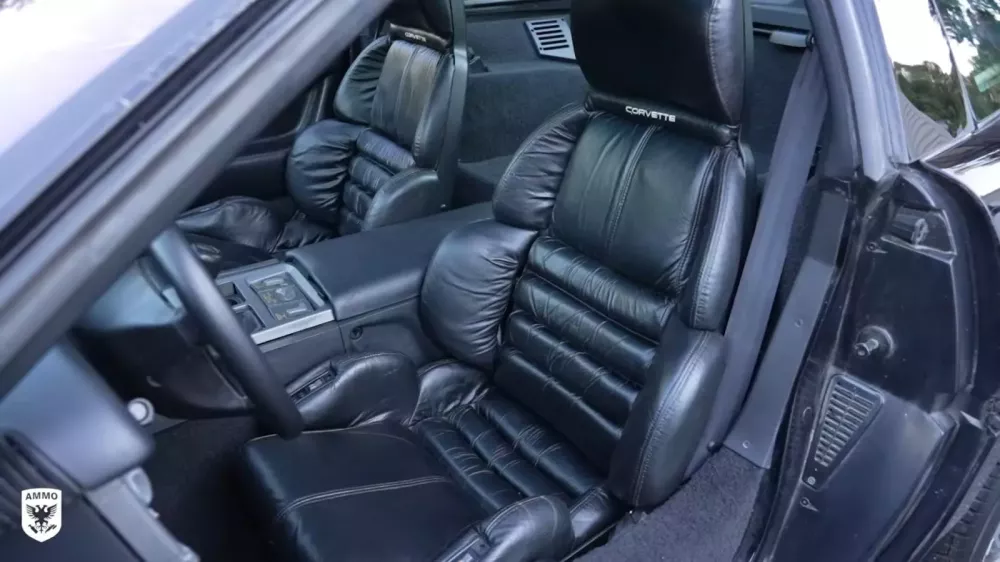 Bố qua đời, con trai đưa chiếc Corvette ZR1 mới chạy 933 km nhưng đỗ trong nhà kho đã 31 năm ra bên ngoài để bán- Ảnh 5. Bố qua đời, con trai đưa chiếc Corvette ZR1 mới chạy 933 km nhưng đỗ trong nhà kho đã 31 năm ra bên ngoài để bán- Ảnh 5.