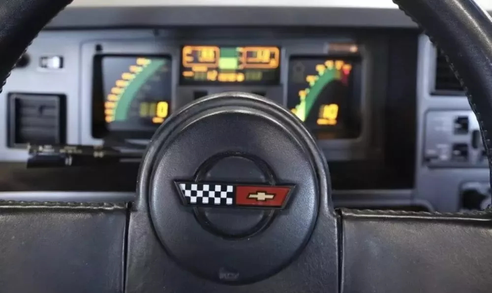 Cherolet Corvette hơn 39 năm tuổi nhưng chỉ mới chạy 25.750 km, nghe giá bán còn sốc hơn- Ảnh 9. Cherolet Corvette hơn 39 năm tuổi nhưng chỉ mới chạy 25.750 km, nghe giá bán còn sốc hơn- Ảnh 9.
