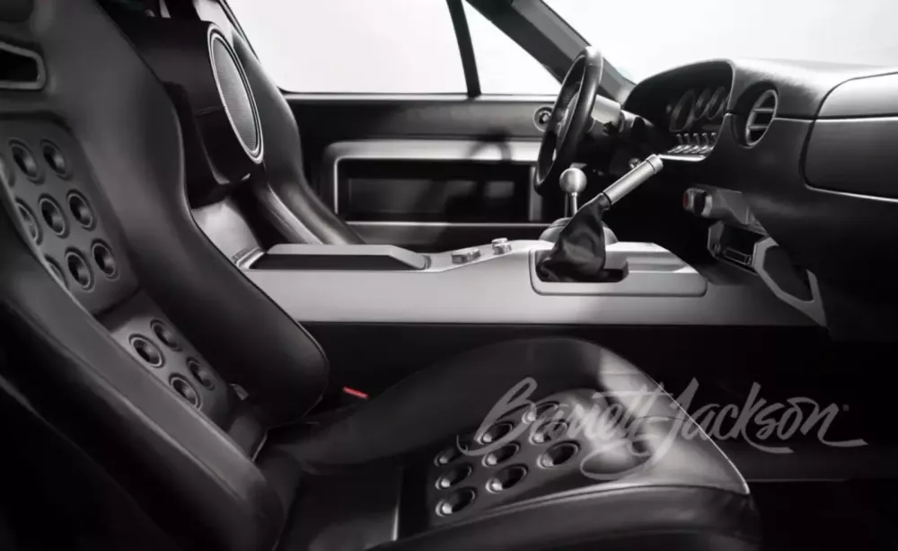 Ford GT Heritage Edition No. 3 chuẩn bị được mang ra "&aacute;nh s&aacute;ng"- Ảnh 11.