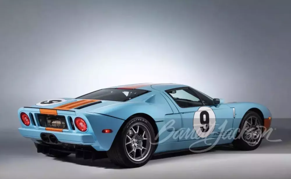 Ford GT Heritage Edition No. 3 chuẩn bị được mang ra "&aacute;nh s&aacute;ng"- Ảnh 2.