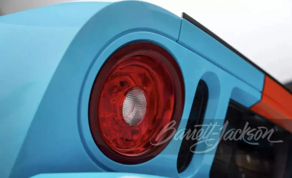 Ford GT Heritage Edition No. 3 chuẩn bị được mang ra "&aacute;nh s&aacute;ng"- Ảnh 6.