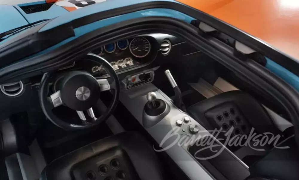 Ford GT Heritage Edition No. 3 chuẩn bị được mang ra "&aacute;nh s&aacute;ng"- Ảnh 8.