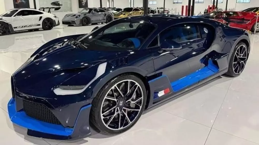 Bugatti Divo vốn đã siêu đắt rồi, nhưng xe đã qua sử dụng còn gấp 3, lên đến 15,8 triệu USD - Ảnh 2. Bugatti Divo vốn đã siêu đắt rồi, nhưng xe đã qua sử dụng còn gấp 3, lên đến 15,8 triệu USD - Ảnh 2.