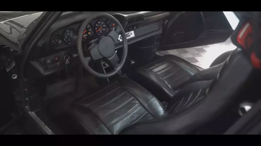 Porsche 930 Turbo để ở garage 19 năm không lăn bánh- Ảnh 10. Porsche 930 Turbo để ở garage 19 năm không lăn bánh- Ảnh 10.