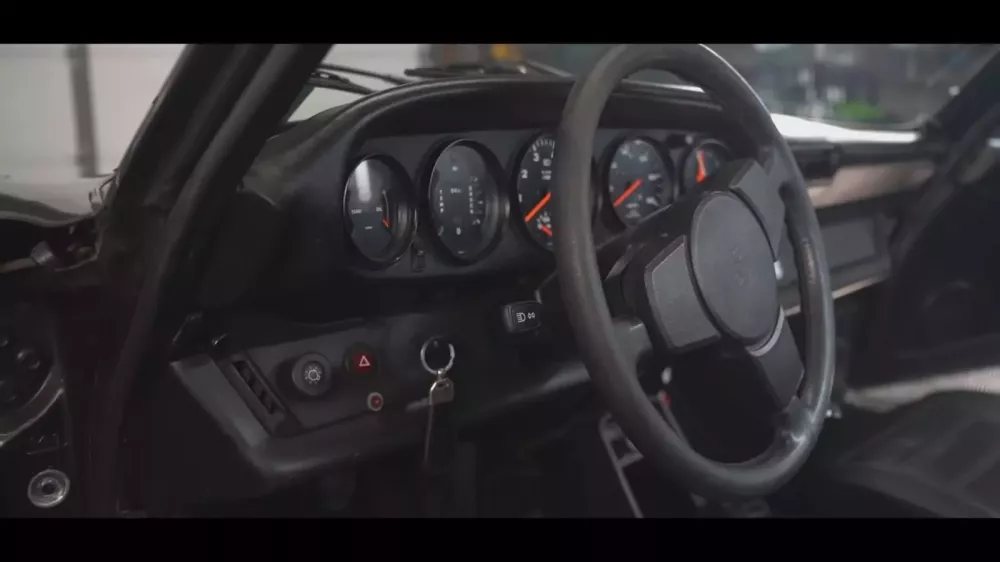 Porsche 930 Turbo để ở garage 19 năm không lăn bánh- Ảnh 9. Porsche 930 Turbo để ở garage 19 năm không lăn bánh- Ảnh 9.