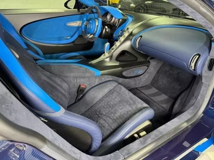 Bugatti Divo vốn đã siêu đắt rồi, nhưng xe đã qua sử dụng còn gấp 3, lên đến 15,8 triệu USD - Ảnh 4. Bugatti Divo vốn đã siêu đắt rồi, nhưng xe đã qua sử dụng còn gấp 3, lên đến 15,8 triệu USD - Ảnh 4.