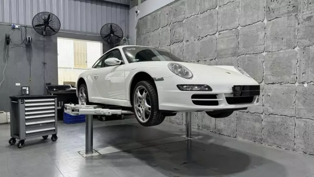 Săn lùng Porsche 911 997 dưới hầm xe: Có dính bụi đấy nhưng mọi thứ khác đều ngon lành- Ảnh 3. Săn lùng Porsche 911 997 dưới hầm xe: Có dính bụi đấy nhưng mọi thứ khác đều ngon lành- Ảnh 3.