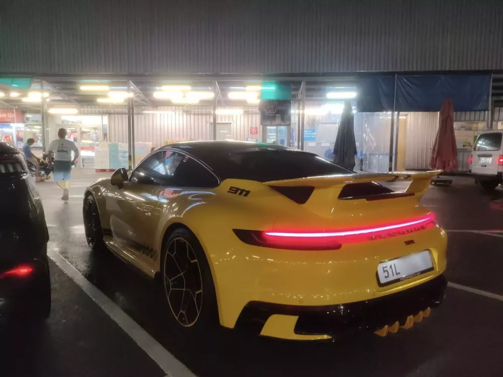 Porsche 911 992 độ TechArt gần 2 tỷ đồng của người yêu xe TP.HCM- Ảnh 3. Porsche 911 992 độ TechArt gần 2 tỷ đồng của người yêu xe TP.HCM- Ảnh 3.