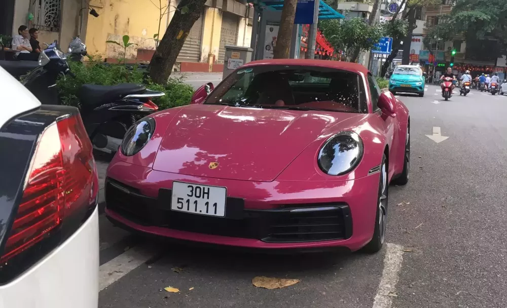Porsche 911 Targa 992 siêu cá tính, màu lạ của hot girl Hà thành, biển cũng rất đẹp- Ảnh 3. Porsche 911 Targa 992 siêu cá tính, màu lạ của hot girl Hà thành, biển cũng rất đẹp- Ảnh 3.