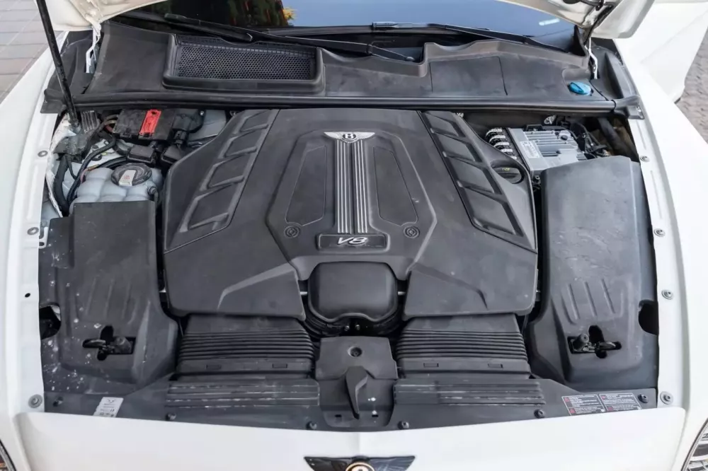 Mua xe Bentley Bentayga cũ chỉ mới 3 năm, người chơi lỗ gần 2 tỷ đồng- Ảnh 7. Mua xe Bentley Bentayga cũ chỉ mới 3 năm, người chơi lỗ gần 2 tỷ đồng- Ảnh 7.