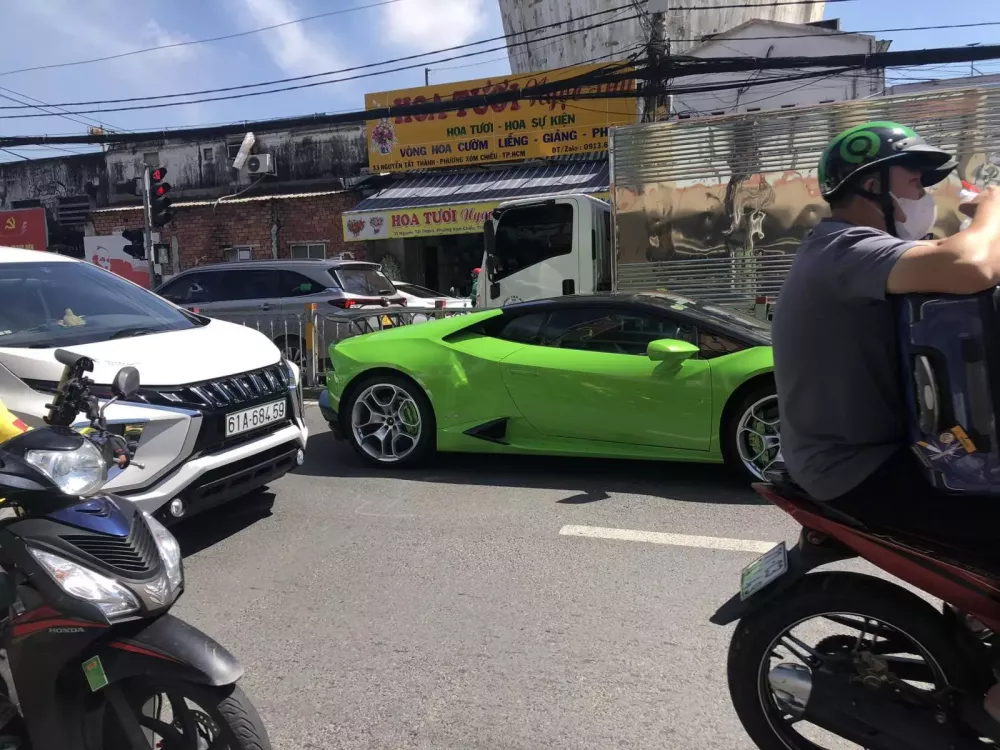 Bắt gặp siêu xe Lamborghini Huracan bí ẩn nhất Việt Nam tái xuất- Ảnh 1.