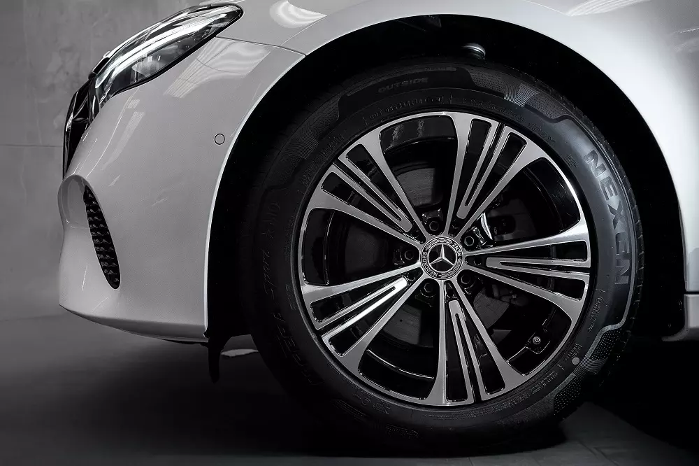 Vành la-zăng của Mercedes-Benz E-Class 2026 bản thấp Vành la-zăng của Mercedes-Benz E-Class 2026 bản thấp