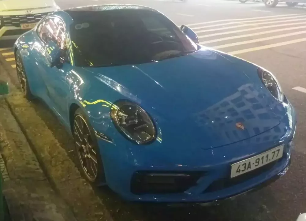 Porsche 911 Carrera 4S xuất hiện tại Đà Nẵng, người mua tiết kiệm hơn 3 tỷ đồng- Ảnh 2. Porsche 911 Carrera 4S xuất hiện tại Đà Nẵng, người mua tiết kiệm hơn 3 tỷ đồng- Ảnh 2.