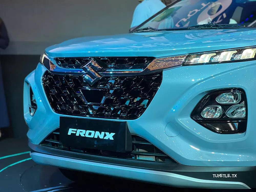 Cận cảnh khu vực đầu xe của Suzuki Fronx Cận cảnh khu vực đầu xe của Suzuki Fronx