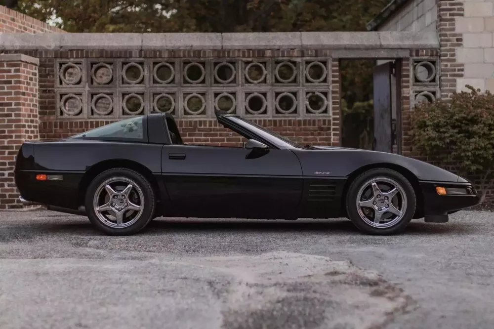 Chevrolet Corvette ZR1 gần 35 năm tuổi nhưng chỉ mới chạy 51.000 km- Ảnh 10.