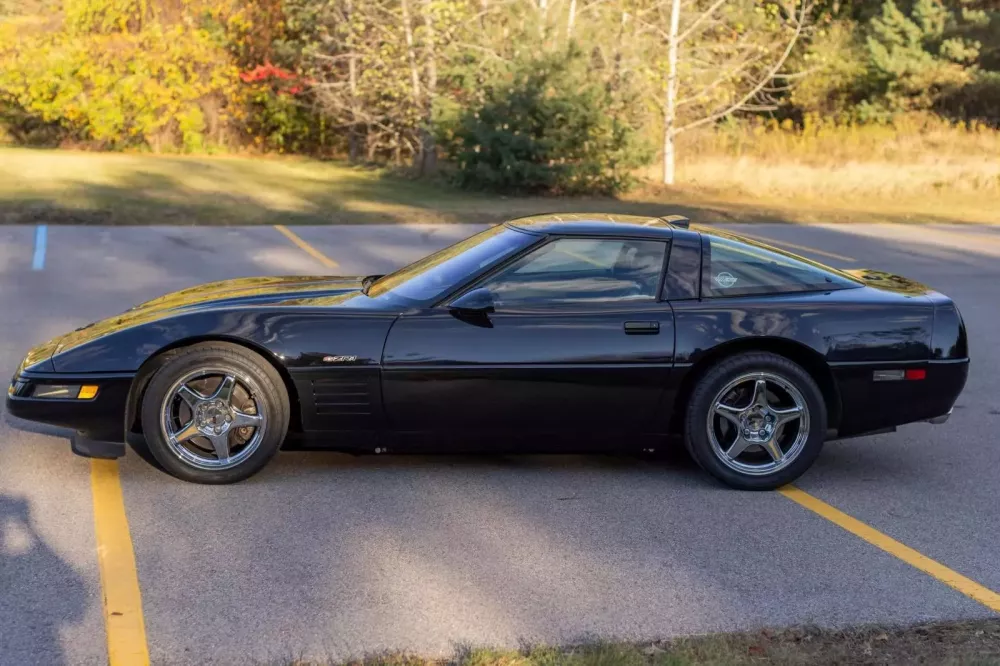 Chevrolet Corvette ZR1 gần 35 năm tuổi nhưng chỉ mới chạy 51.000 km- Ảnh 4.