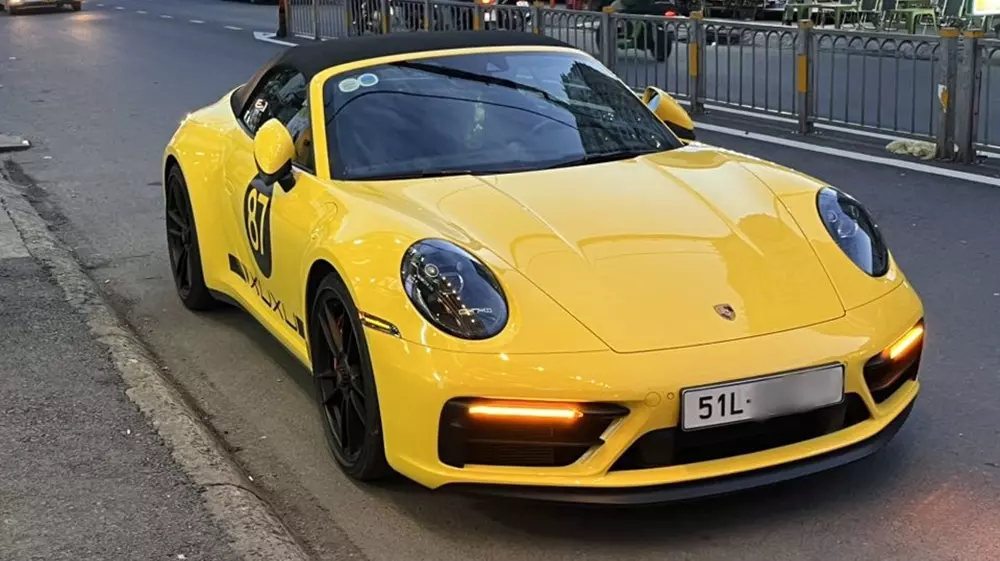 Porsche 911 GTS Cabriolet hàng cực hiếm của hot girl ở TP.HCM- Ảnh 2.