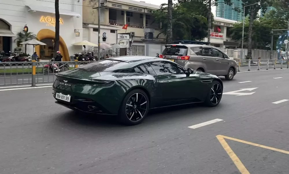 Biển số của chiếc xe Aston Martin DB11 này chỉ 40 triệu đồng nhưng lại rất đẳng cấp- Ảnh 1. Biển số của chiếc xe Aston Martin DB11 này chỉ 40 triệu đồng nhưng lại rất đẳng cấp- Ảnh 1.