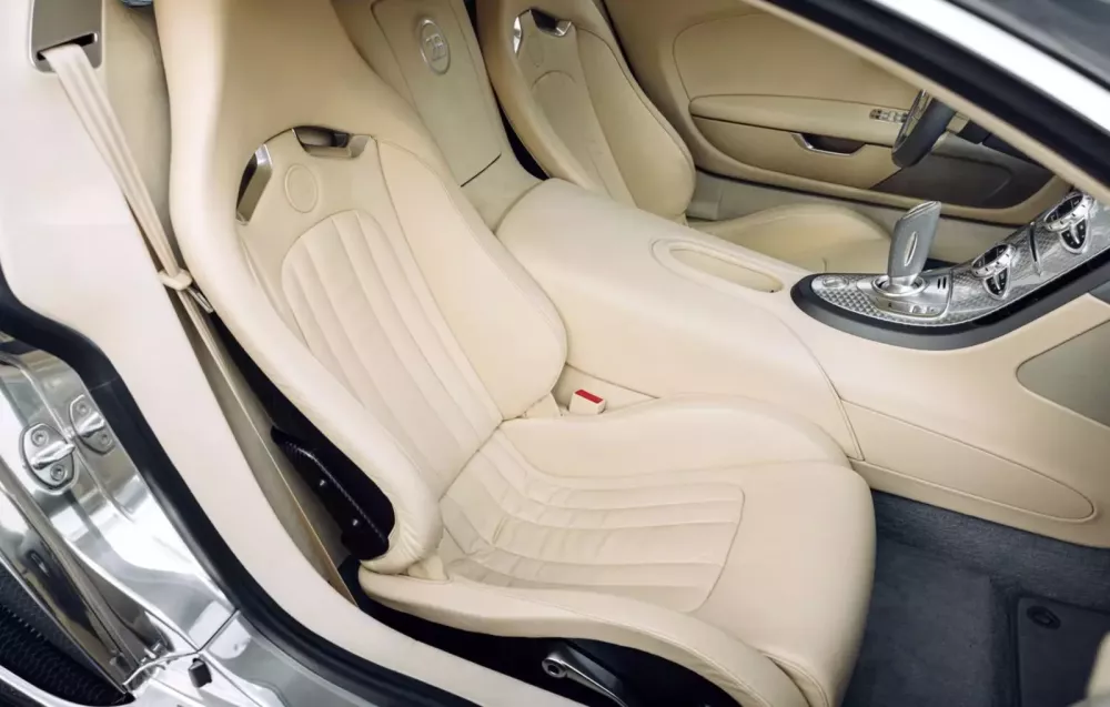 Chi tiết 1 trong 5 chiếc Bugatti Veyron Pur Sang được sản xuất: Ngoại thất mạ crôm, giá 2,1 triệu đô la- Ảnh 8. Chi tiết 1 trong 5 chiếc Bugatti Veyron Pur Sang được sản xuất: Ngoại thất mạ crôm, giá 2,1 triệu đô la- Ảnh 8.