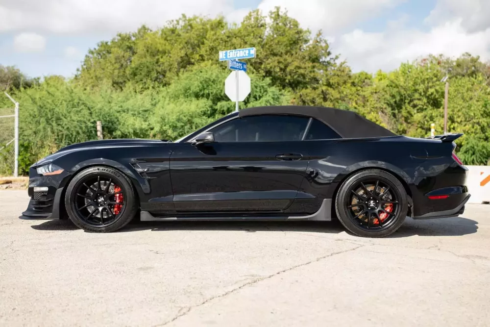 Dân chơi trải nghiệm chán chê Ford Mustang Shelby Super Snake rồi bán lại vẫn lời được gần 5 cây vàng- Ảnh 4. Dân chơi trải nghiệm chán chê Ford Mustang Shelby Super Snake rồi bán lại vẫn lời được gần 5 cây vàng- Ảnh 4.