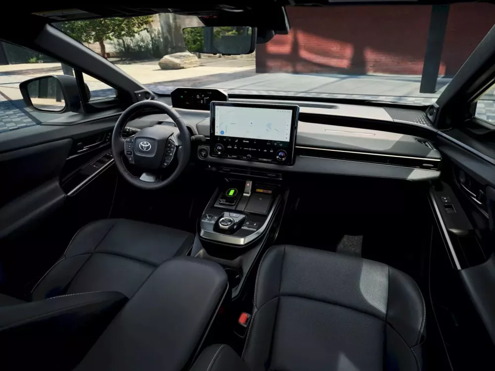 Toyota bZ 2026 ra mắt với nhiều cải tiến quan trọng: Đi xa hơn, sạc nhanh hơn, thêm công nghệ- Ảnh 4. Toyota bZ 2026 ra mắt với nhiều cải tiến quan trọng: Đi xa hơn, sạc nhanh hơn, thêm công nghệ- Ảnh 4.
