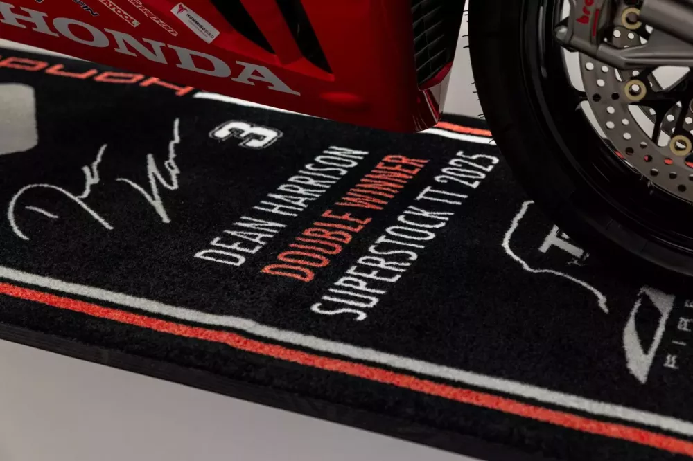 Cận cảnh Honda CBR1000RR-R Fireblade SP Dean Harrison Edition: Chỉ 12 chiếc sản xuất- Ảnh 9. Cận cảnh Honda CBR1000RR-R Fireblade SP Dean Harrison Edition: Chỉ 12 chiếc sản xuất- Ảnh 9.