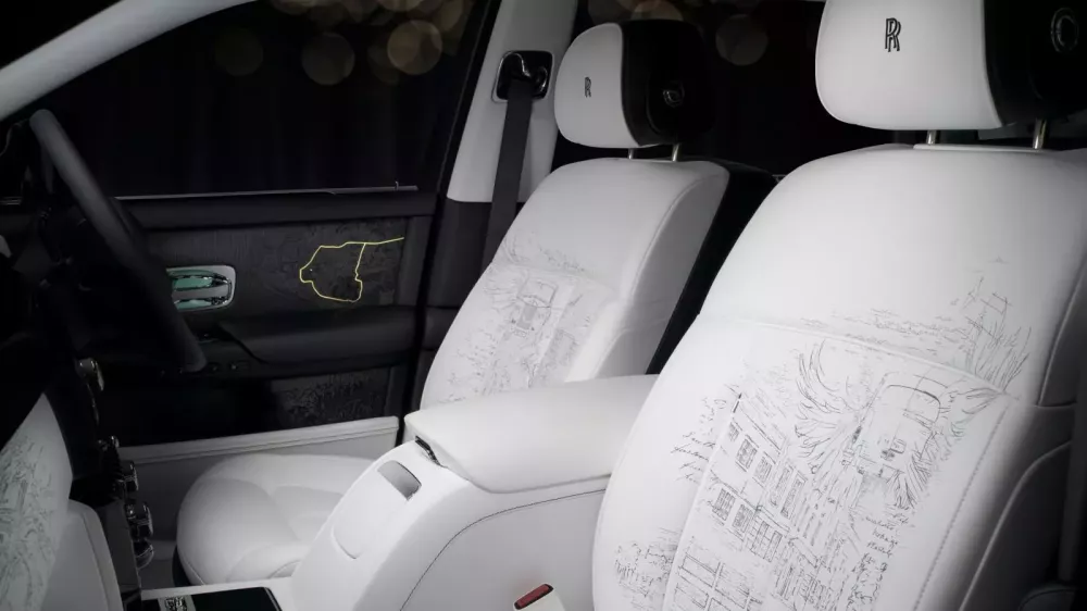 Rolls-Royce ra mắt Phantom dát vàng, giới hạn 25 chiếc, liệu có xe nào về Việt Nam?- Ảnh 15. Rolls-Royce ra mắt Phantom dát vàng, giới hạn 25 chiếc, liệu có xe nào về Việt Nam?- Ảnh 15.