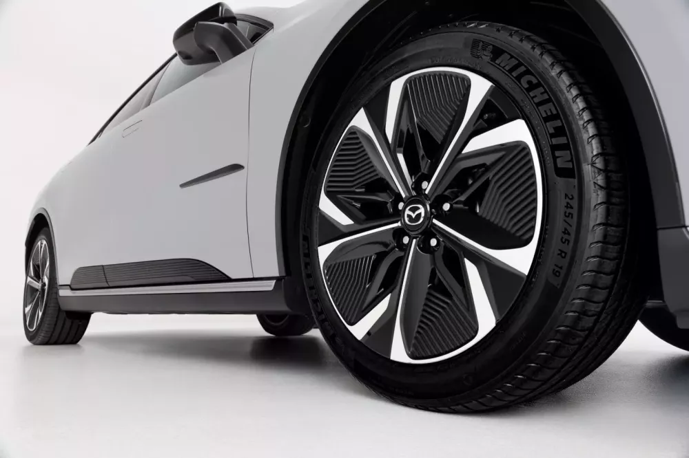 Mazda 6e chờ ngày về Việt Nam sẽ sớm ra mắt ở Úc vào năm sau, sạc 1 lần đi được 500 km- Ảnh 5. Mazda 6e chờ ngày về Việt Nam sẽ sớm ra mắt ở Úc vào năm sau, sạc 1 lần đi được 500 km- Ảnh 5.