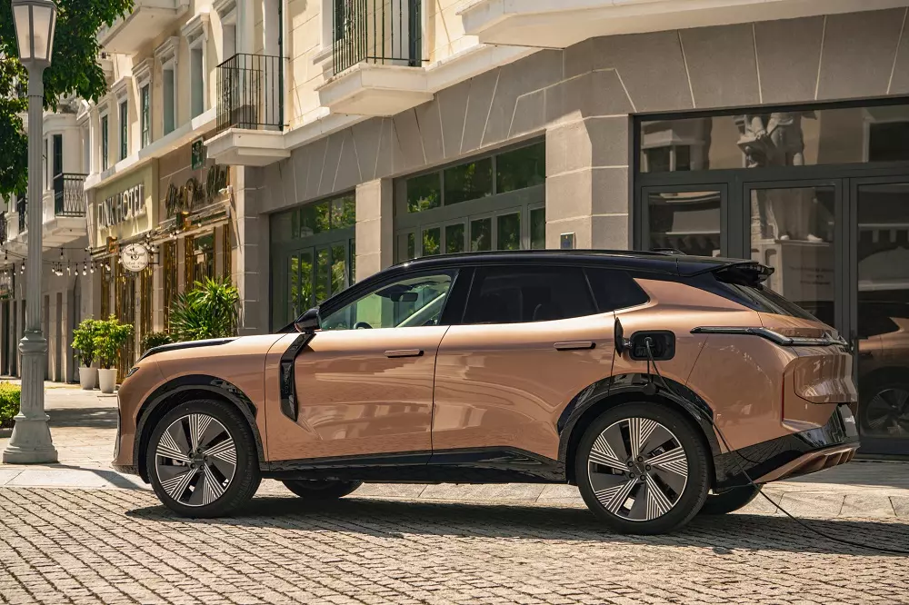 Lynk & Co 08 có thể chạy 200 km mà không tốn xăng Lynk & Co 08 có thể chạy 200 km mà không tốn xăng