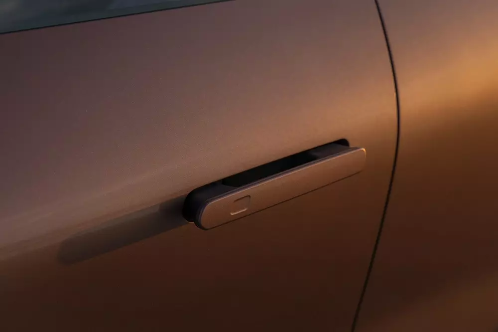 Lynk & Co 08 được trang bị tay nắm cửa ẩn Lynk & Co 08 được trang bị tay nắm cửa ẩn