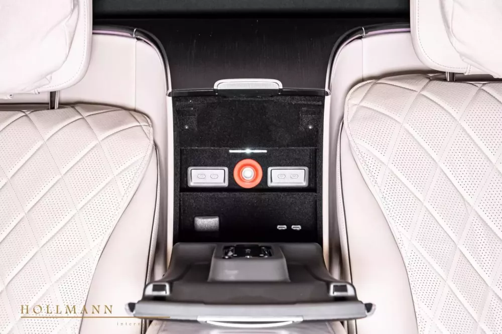 Cứ tưởng như Mercedes-Benz S-Class bình thường nhưng hóa ra chiếc xe này "đụng vào phỏng tay"- Ảnh 12.