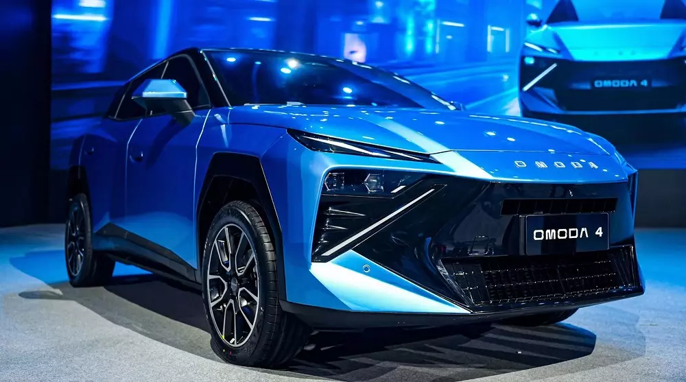 Omoda 4 sở hữu hệ thống đèn 2 tầng phía trước