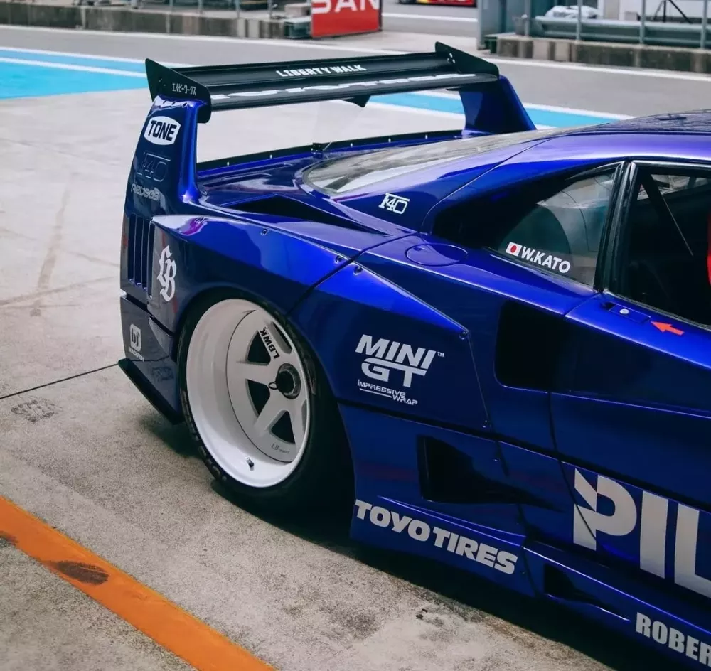 Đến huyền thoại như Ferrari F40 cũng khó thoát khỏi suy nghĩ độ xe của Liberty Walk- Ảnh 5. Đến huyền thoại như Ferrari F40 cũng khó thoát khỏi suy nghĩ độ xe của Liberty Walk- Ảnh 5.