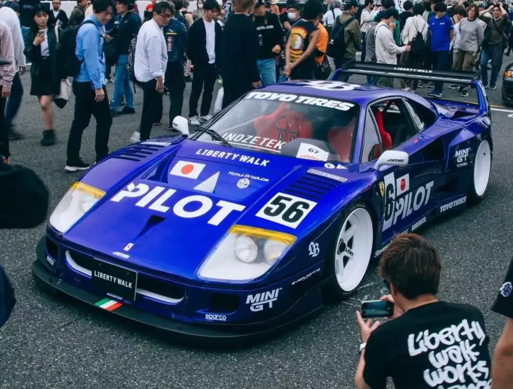 Đến huyền thoại như Ferrari F40 cũng khó thoát khỏi suy nghĩ độ xe của Liberty Walk- Ảnh 2. Đến huyền thoại như Ferrari F40 cũng khó thoát khỏi suy nghĩ độ xe của Liberty Walk- Ảnh 2.