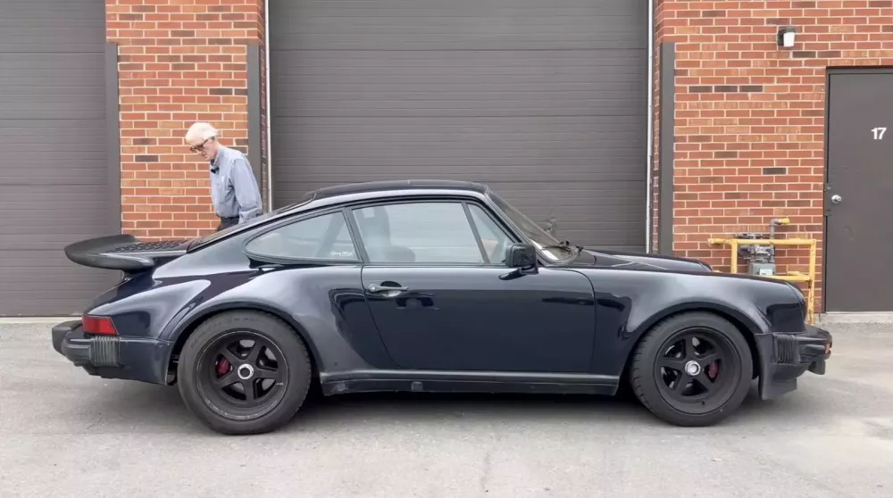 Khâm phục quý ông lớn tuổi đã lái chiếc Porsche 911 này hơn 1,3 triệu km trong hàng thập kỷ qua- Ảnh 4. Khâm phục quý ông lớn tuổi đã lái chiếc Porsche 911 này hơn 1,3 triệu km trong hàng thập kỷ qua- Ảnh 4.