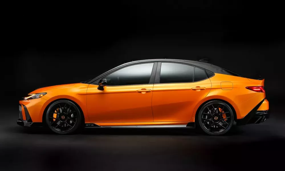 Khoảng sáng gầm của Toyota Camry GT-S Concept được hạ thấp 38 mm Khoảng sáng gầm của Toyota Camry GT-S Concept được hạ thấp 38 mm