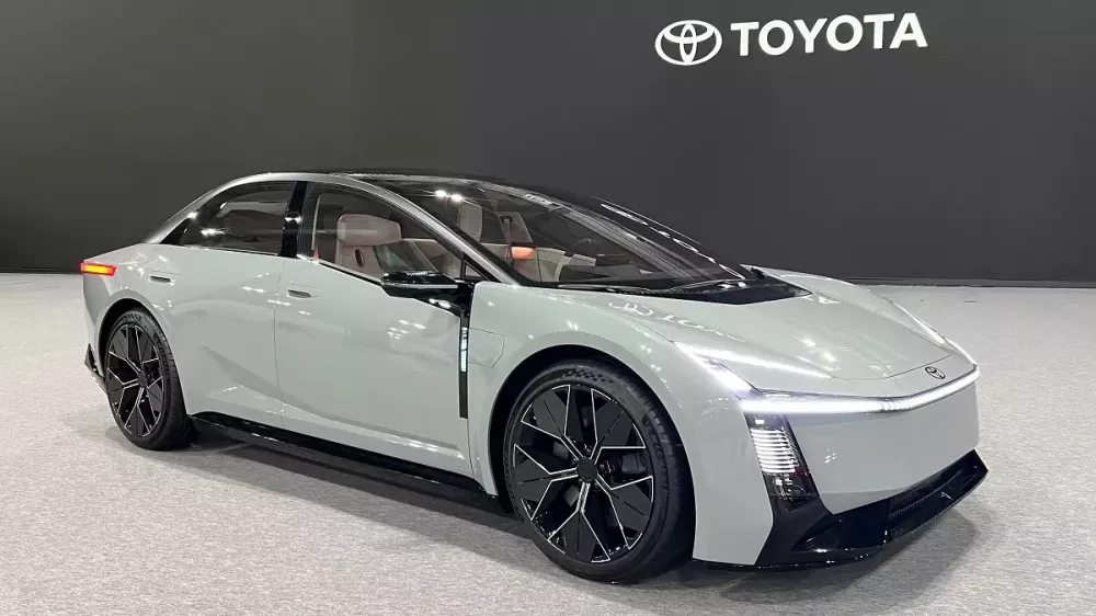 Toyota Corolla Concept được áp dụng phong cách thiết kế cá mập đầu búa đặc trưng